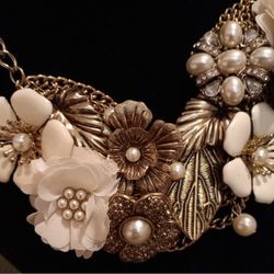 Make a statement with this beautiful necklace