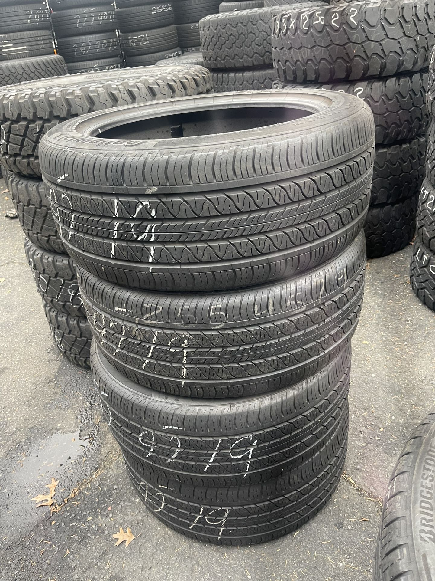 255/45/19 continental set of matching used tires in great condition 300$ for 4 tires plus tax. Mount available but not included Wheel alignment avai