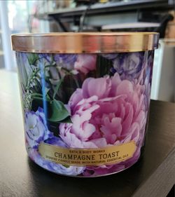 Bath & Body Works Champagne Toast Candle 14.5 oz