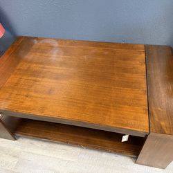 Lift top coffee table / Mesa de centro elevable