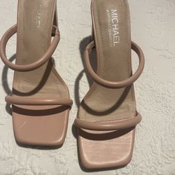 NWOT Michael Shannon Size 7 Nude Strappy 3” Block Heel Sandals