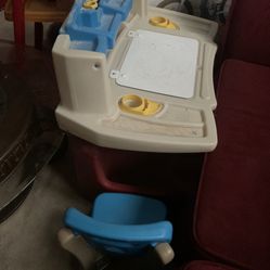 Kids Desk With Chair 