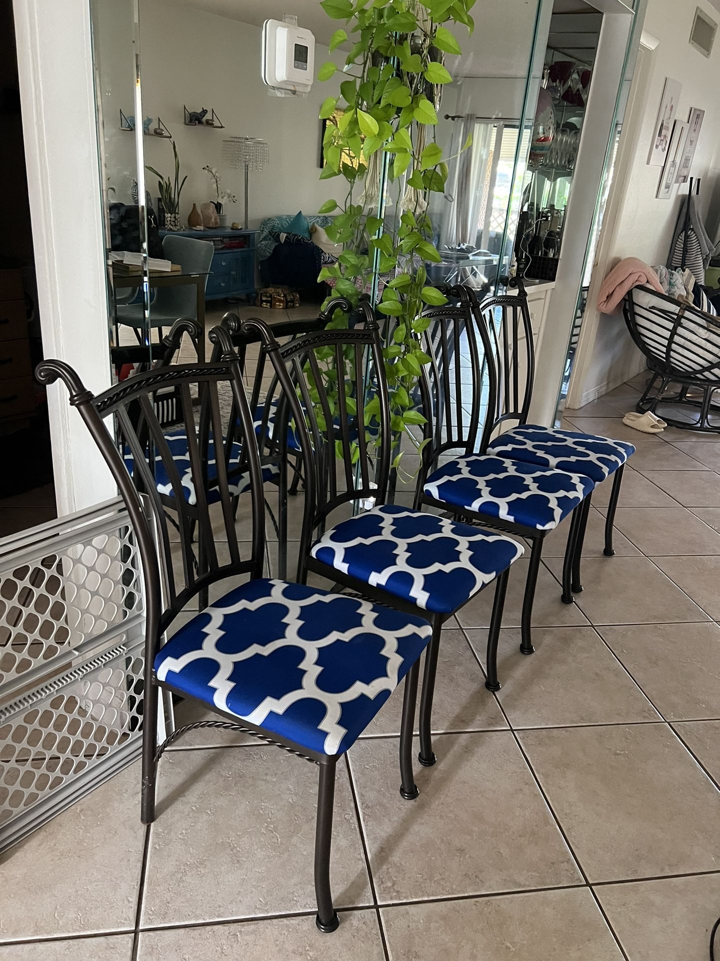 4 Chairs Like New