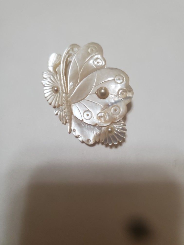 Vintage Mother Of Pearl Butterfly Pin