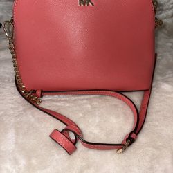 Beautiful Peach Micheal Kors Purse
