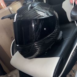 Motorcycle helmet