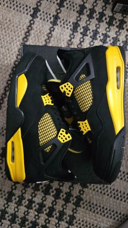 Jordan retro 4 thunder sz 11.5