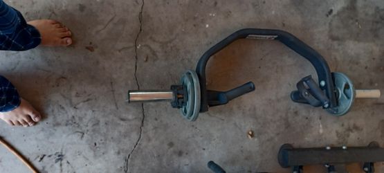 Pivoting Tricep Bar