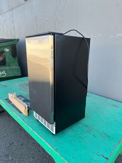 ICE maker