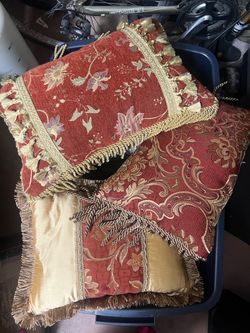 Red and Gold Decorative Throw Pillows Set