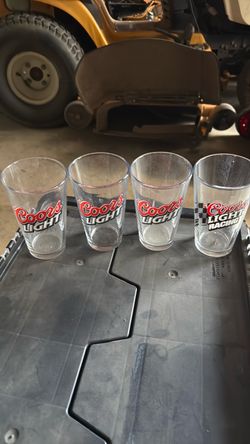 Coors Light Pint Glasses Set of 4
