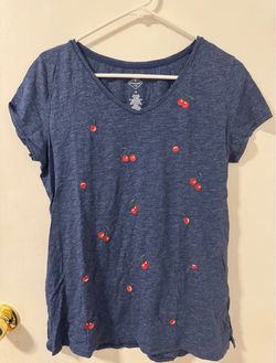St. John’s Bay Static Blue Cherry Embroidered Shirt Medium Tee Short Sleeve Tee