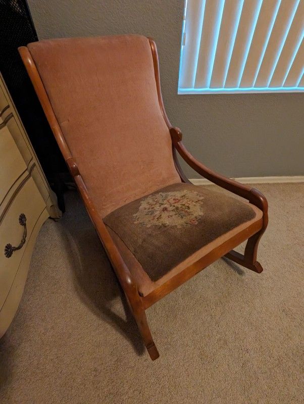 Vintage Martha Washington Rocker $75