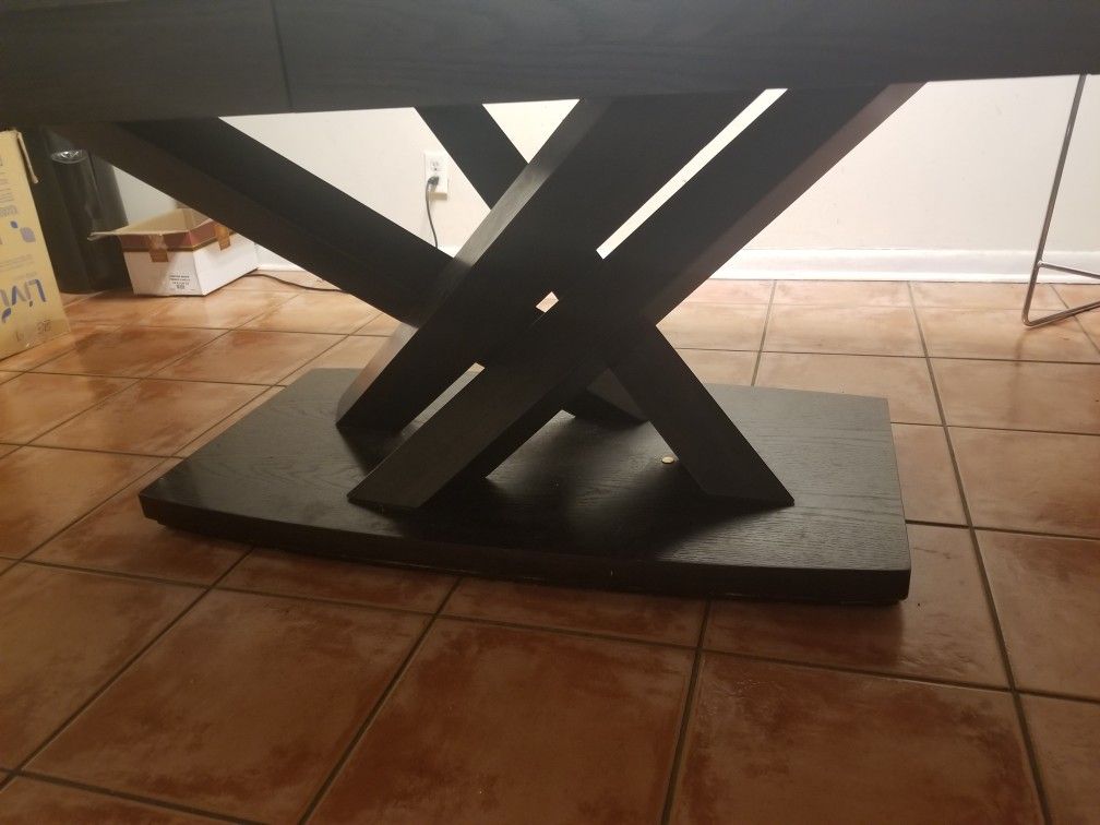 Dining room table