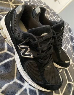 New Balance 2002r