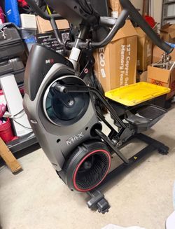 Bowflex Max tráiner M8