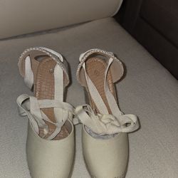 Women's platform shoes