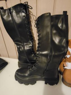 New Size 9 Boots 