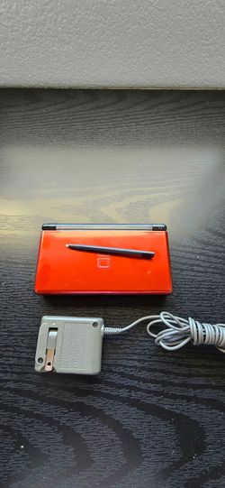 Ds lite with a bunch of games