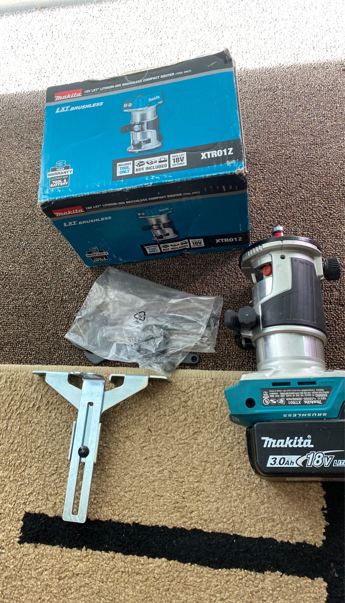 Compact brushless router