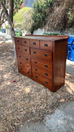 Dresser. FREE