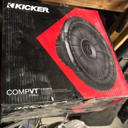 (1) Kicker Cvt Shallow 12 Inch Sub 