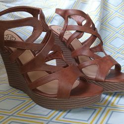 NEW Daisy Fuentes, S 10m, 5in Wedge 