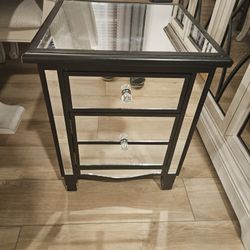 Size 18x18x22 Elegant Mirrored Nightstand with 2 Drawers