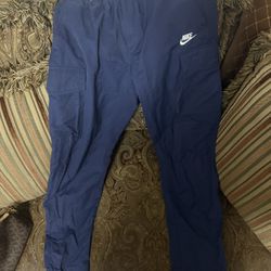 nike cargos