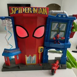 Heroes House & Figurines 
