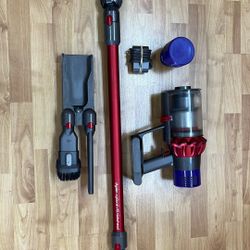 Dyson V 10