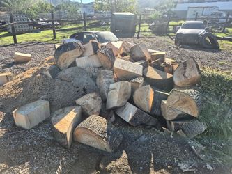Free wood in Moreno Valley Available