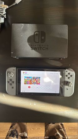 Nintendo Switch with Gray Joy‑Con - HAC-001(-01) OR BEST OFFER