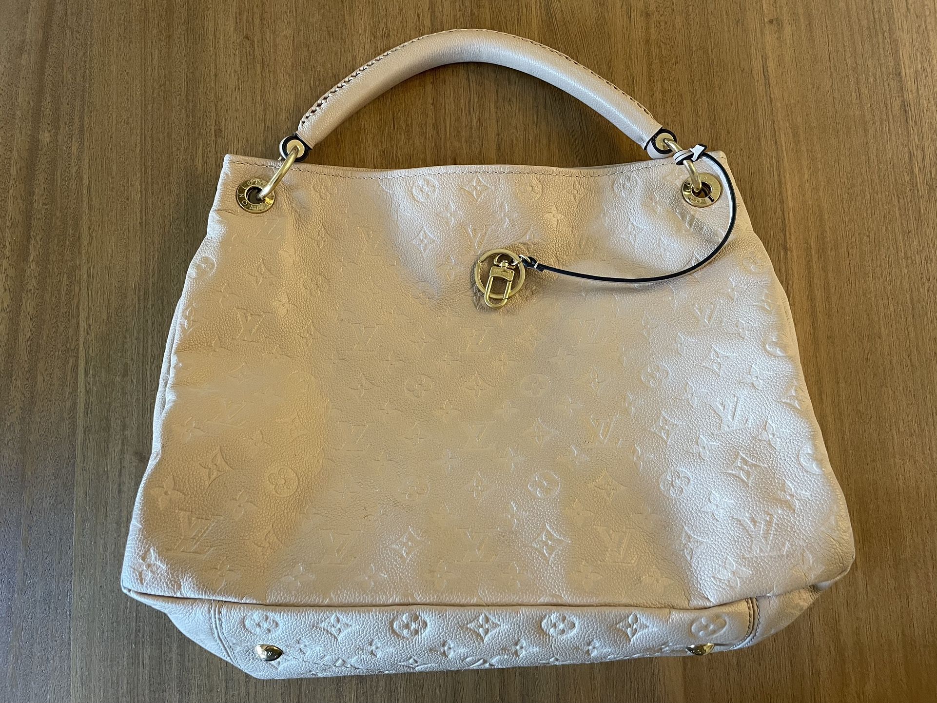 Authentic Louis Vuitton Vernis Crossbody~Handbag for Sale in Glendale, AZ -  OfferUp