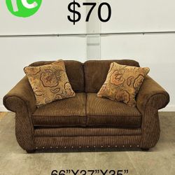 Lloyds Of Chatham Loveseat