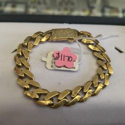 14k Gold Cuban link breaclte 27.4 grams layway available 10% down if you interested please make sure you ask for Maribel thank