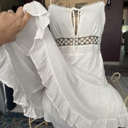Pretty White Summer Dress Size Small 💜💜