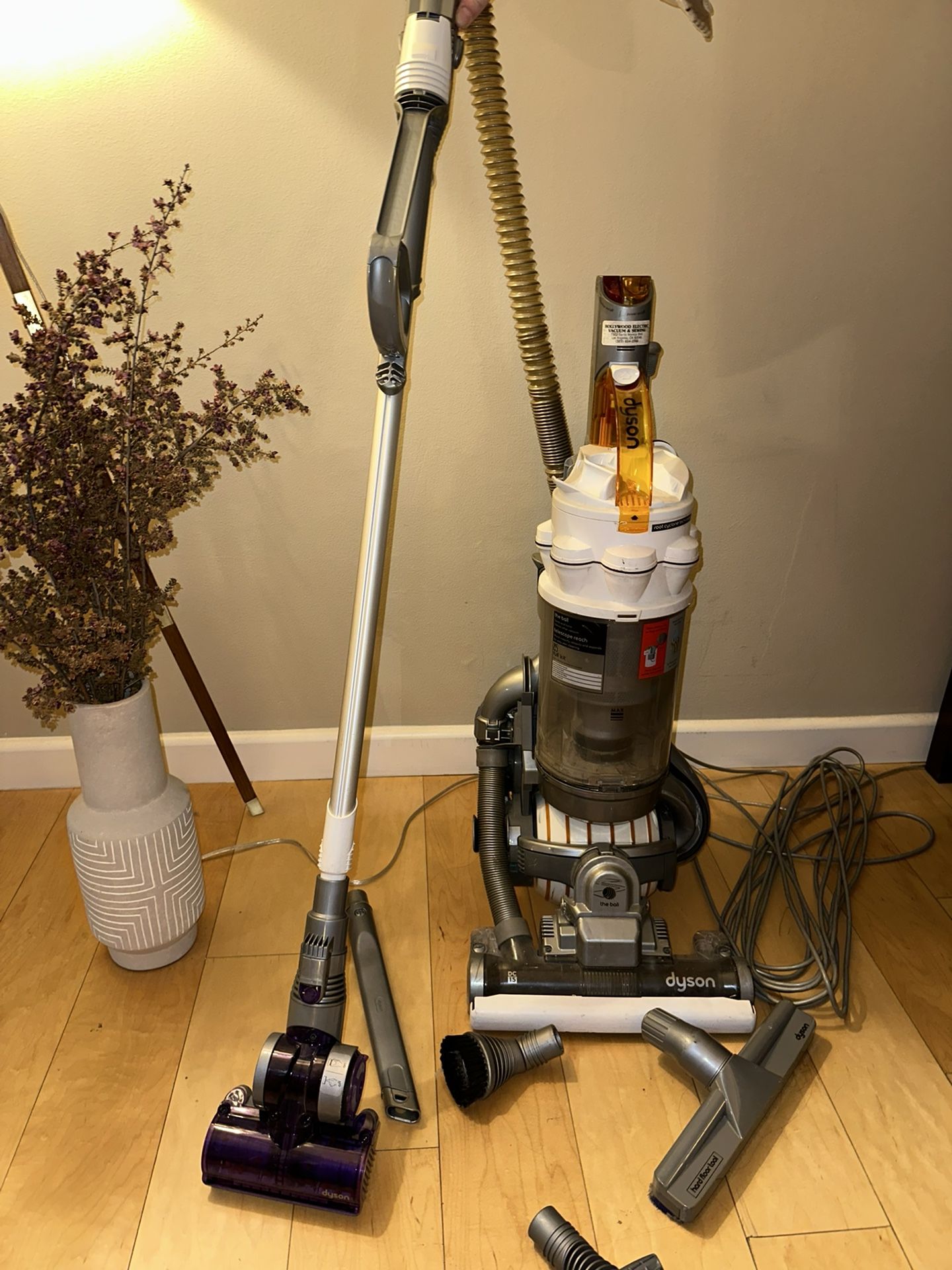Dyson DC15 Total Clean Vacumn