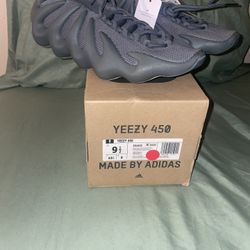 Brand new Yeezy 450 – Size 9.5 🔥
