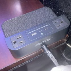 NONSTOP Station P Universal Charging station