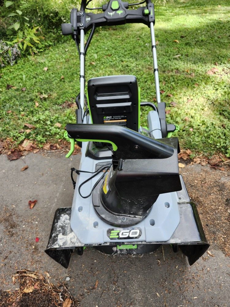 Ego Snow ❄️ Blower Has battery  SNT  2100  IN GOOD WORKING CONDITION 