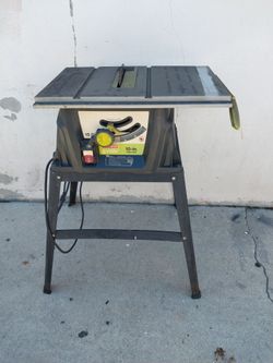 Craftsman Evolv 10-inch Table Saw with Stand