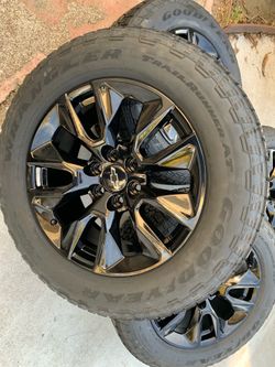 New Chevy Silverado rims and tires 20” OEM Factory Wheels Rines y llantas nuevas fits Silverado Tahoe avalanche suburban gmc sierra Yukon