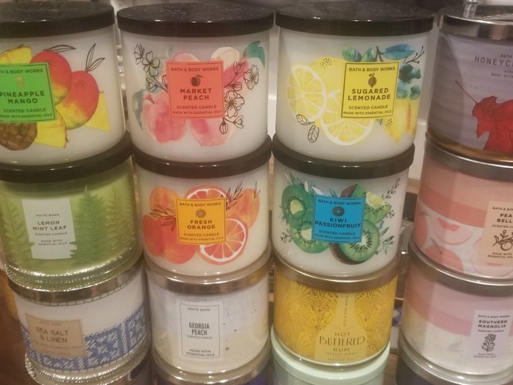 BATH AND BODY WORKS 3 WICK CANDLES