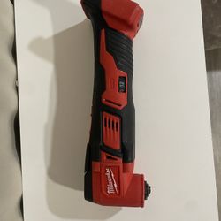 Milwuakee M18 Multi Tool