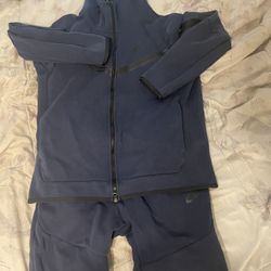Nike Tech Set