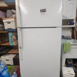 Free**** Refrigerator 