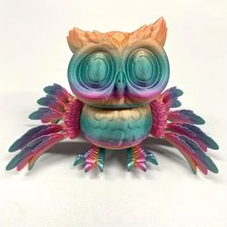 3D Printed Posable Owl with Random Gradient Color