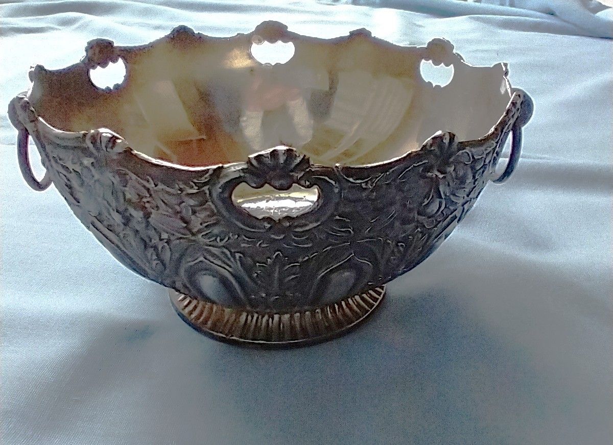 

Raimond Silver Plated Baroque Handled Ornate Decorative Bowl Silver plated  5.5” diameter-

