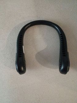 Portable cordless neck fan